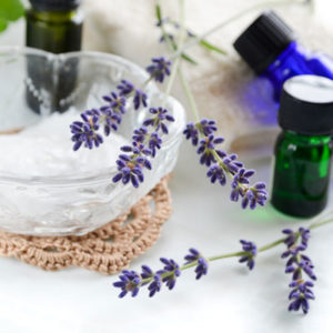 ViVere AromapflegerIn - Schwerpunkt: Die eigene Gesundheits- und Aromapraxis ViVere AromapflegerIn - Schwerpunkt: Die eigene Gesundheits- und Aromapraxis
